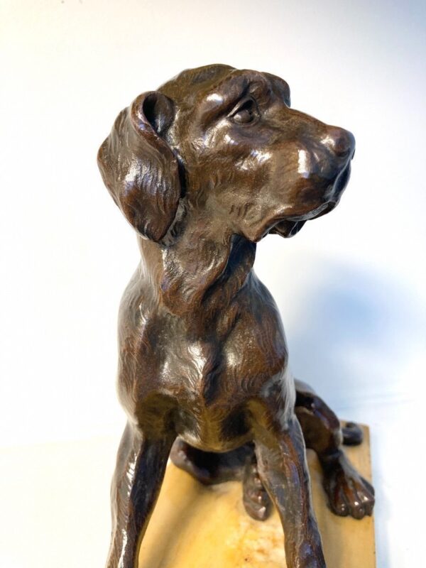 Sculpture En Bronze Représentant Un Chien Assis, Ecole Française Du 19ème