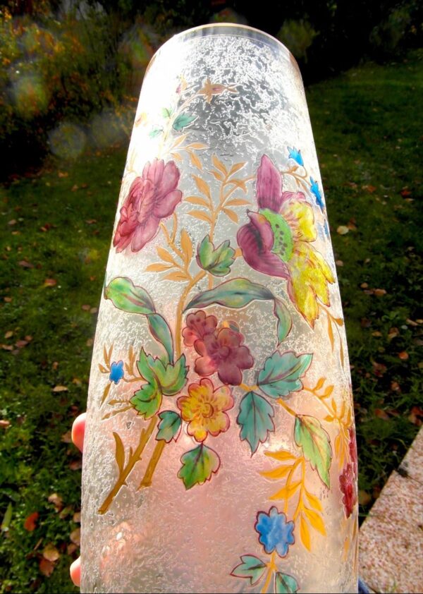 Grand Vase Gravé "fleurs Et Papillon" Par Baccarat, Era Daum Daum Galle 1900