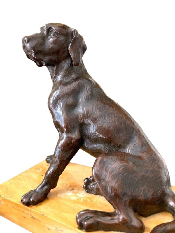 Sculpture En Bronze Représentant Un Chien Assis, Ecole Française Du 19ème