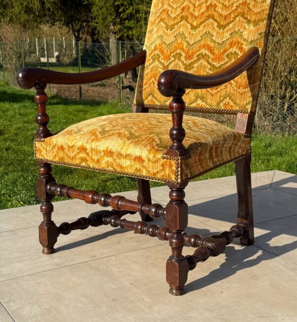 Fauteuil En Noyer d'Epoque Louis XIV