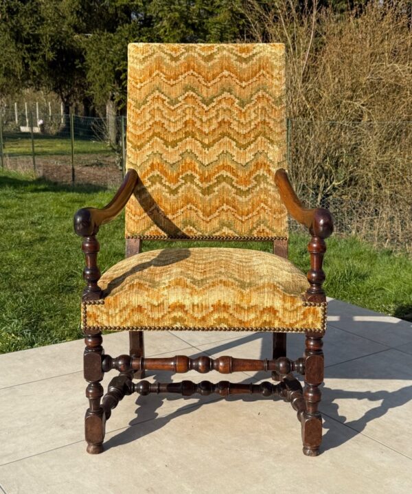 Fauteuil En Noyer d'Epoque Louis XIV